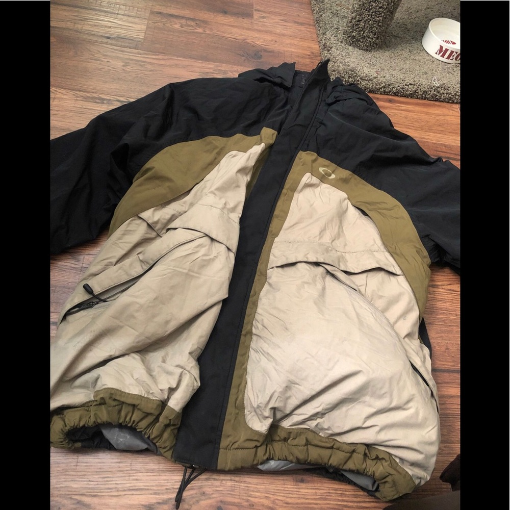 Oakley snow jacket Large